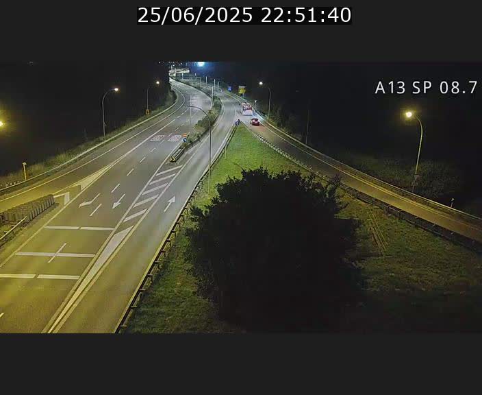 Traffic live webcam Luxembourg Jonction Lankelz - A13 direction Pétange - BK 8.7 