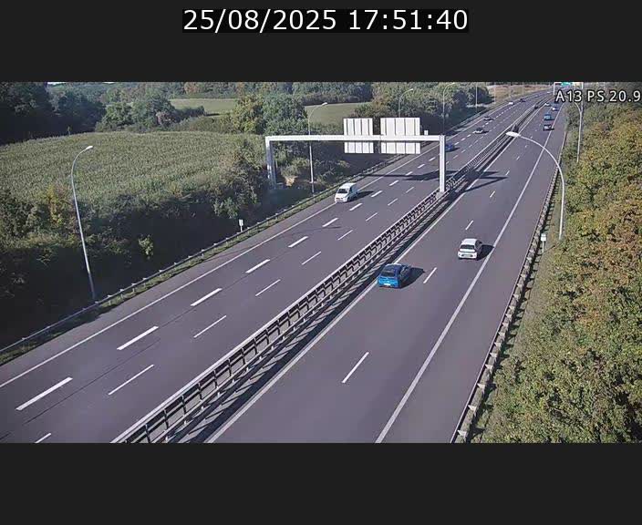 Traffic live webcam Luxembourg Croix de Bettembourg, rond-point d'Hellange - A13 direction Allemagne - BK 20.9