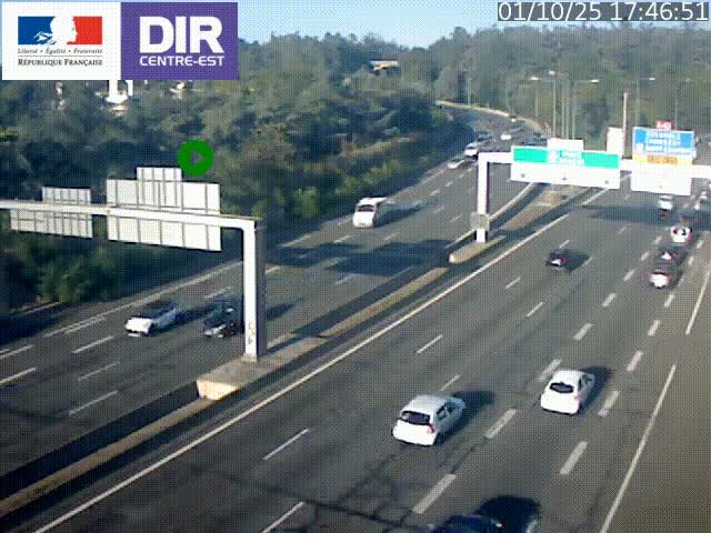 Caméra de circulation routière sur le boulevard périphérique Laurent Bonnevay de Lyon (D383) à hauteur de Bron, avant la jonction avec l'A43. Vue orientée vers l'échangeur