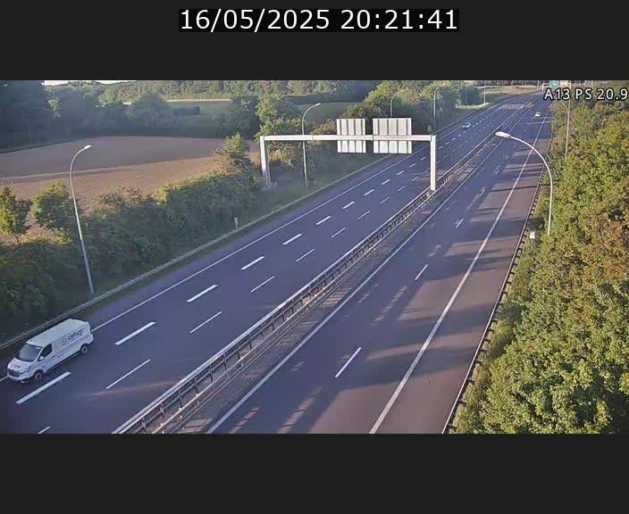 Traffic live webcam Luxembourg Croix de Bettembourg, rond-point d'Hellange - A13 direction Allemagne - BK 20.9