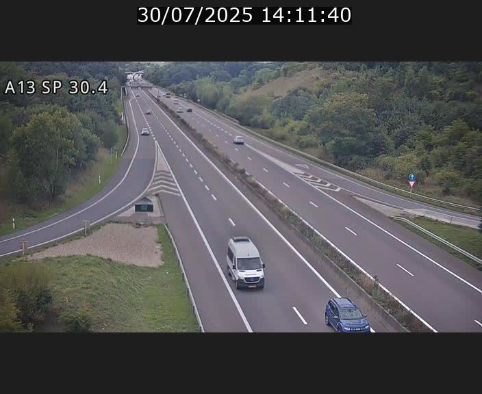Traffic live webcam Luxembourg Altwies - A13 direction Luxembourg-ville - BK 30.4