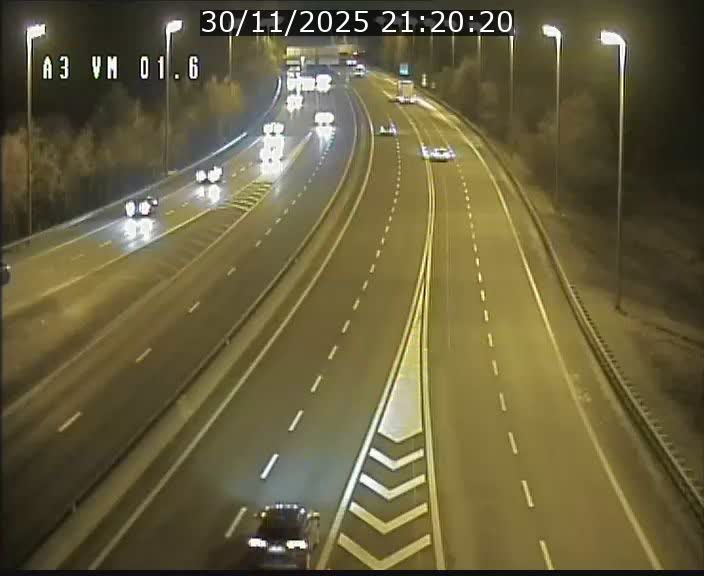 Traffic live webcam Luxembourg - Croix de Gasperich - A3 - BK 1.6 - direction France/Aire de Berchem