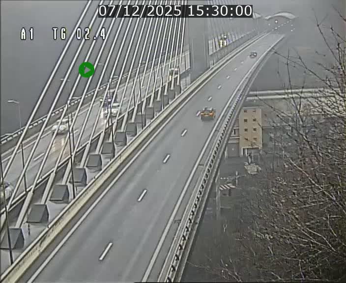 Traffic live webcam Luxembourg Sandweiler - A1 direction Luxembourg-ville - BK 2.4