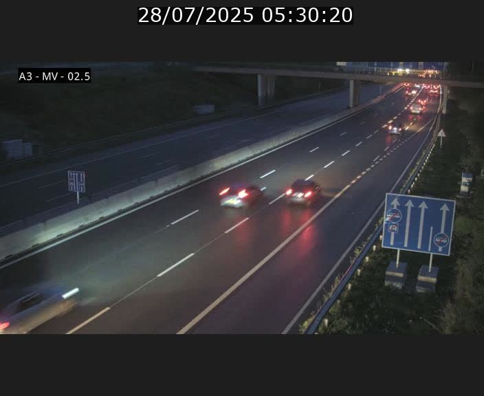 Webcam autoroute A3 au Luxembourg à proximité de la Croix de Gasperich. Vue orientée vers Luxembourg