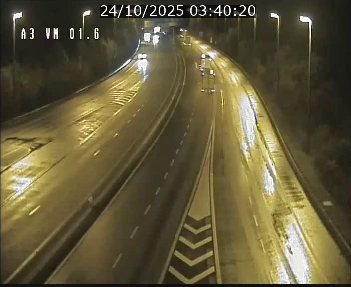 Traffic live webcam Luxembourg - Croix de Gasperich - A3 - BK 1.6 - direction France/Aire de Berchem