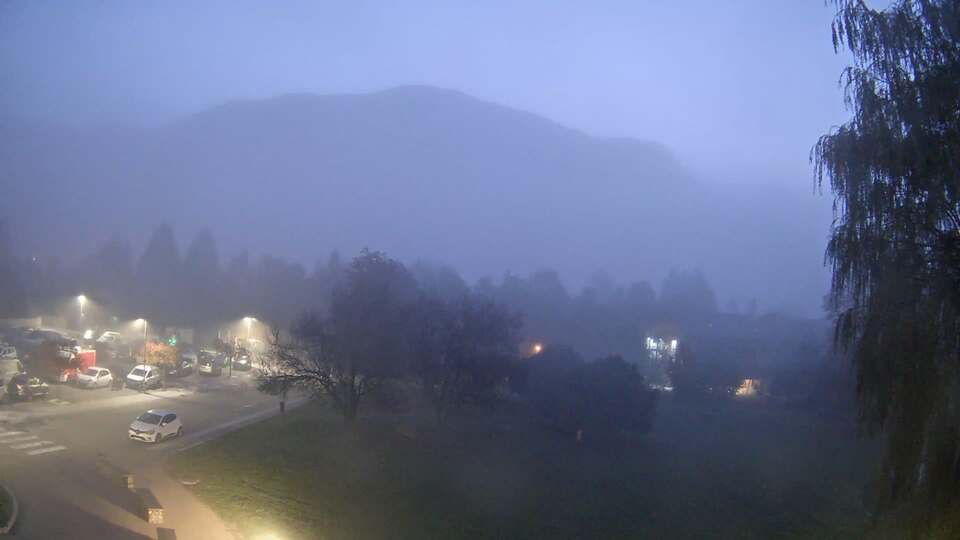 Webcam au niveau de la mairie du village du Bourg d'Oisans, aux pieds de l'Alpe d'Huez et aux portes du parc des Écrins