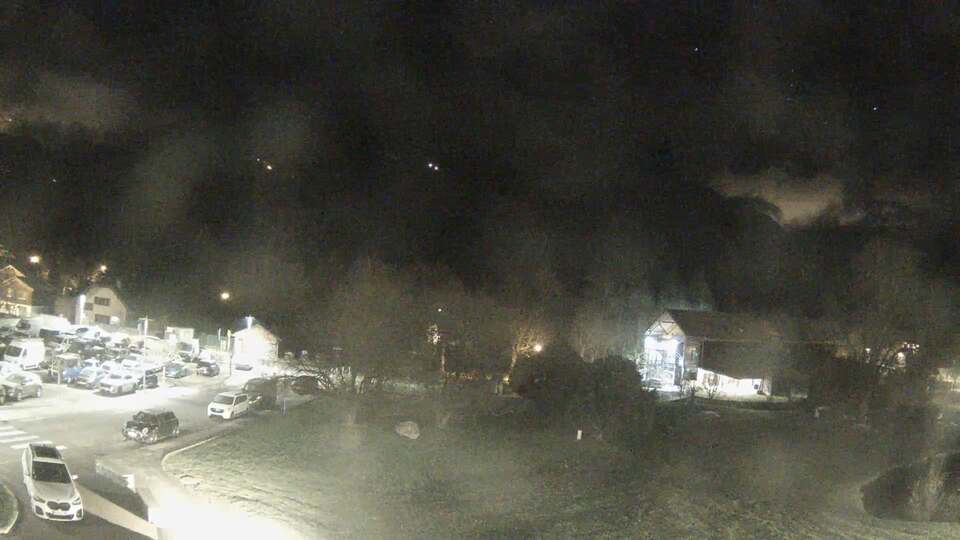 Webcam au niveau de la mairie du village du Bourg d'Oisans, aux pieds de l'Alpe d'Huez et aux portes du parc des Écrins