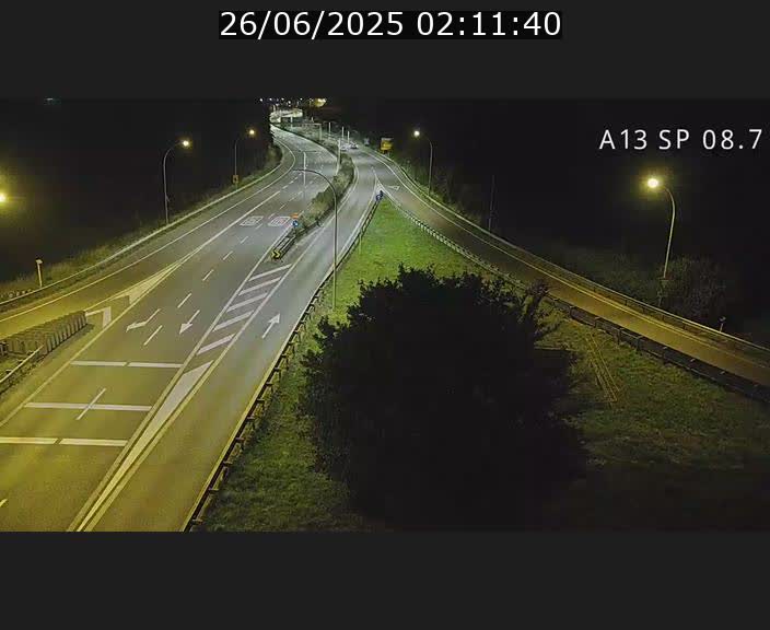 Traffic live webcam Luxembourg Jonction Lankelz - A13 direction Pétange - BK 8.7 