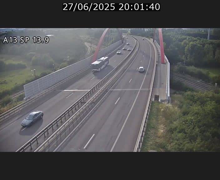 Traffic live webcam Luxembourg Kayl - A13 direction Esch-sur-Alzette/Luxembourg-ville - BK 13.9