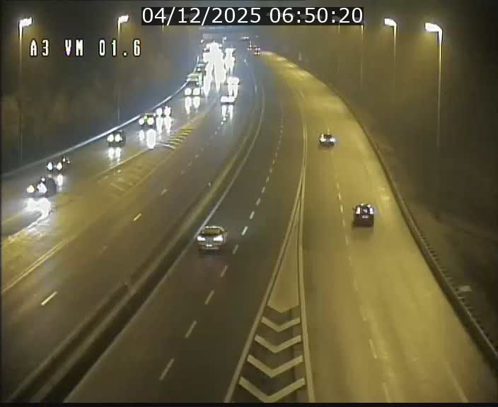 Traffic live webcam Luxembourg - Croix de Gasperich - A3 - BK 1.6 - direction France/Aire de Berchem