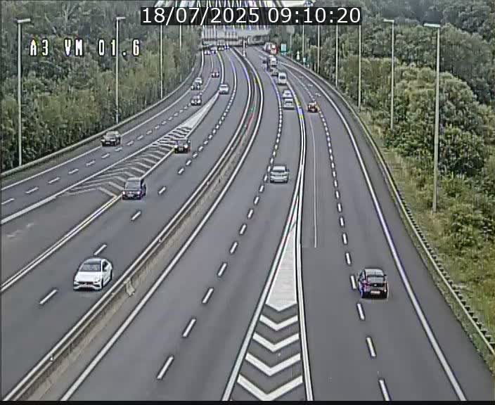 Traffic live webcam Luxembourg - Croix de Gasperich - A3 - BK 1.6 - direction France/Aire de Berchem