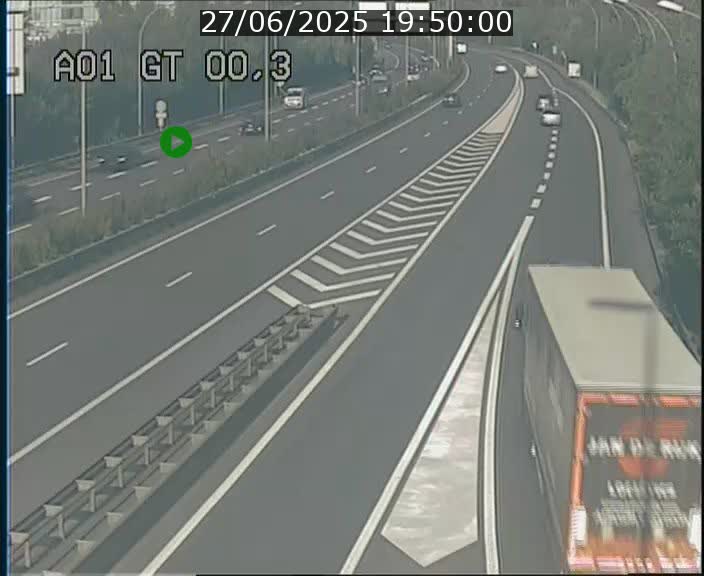 Traffic live webcam Luxembourg Croix de Gasperich - A1 direction Kirchberg - BK 0.3