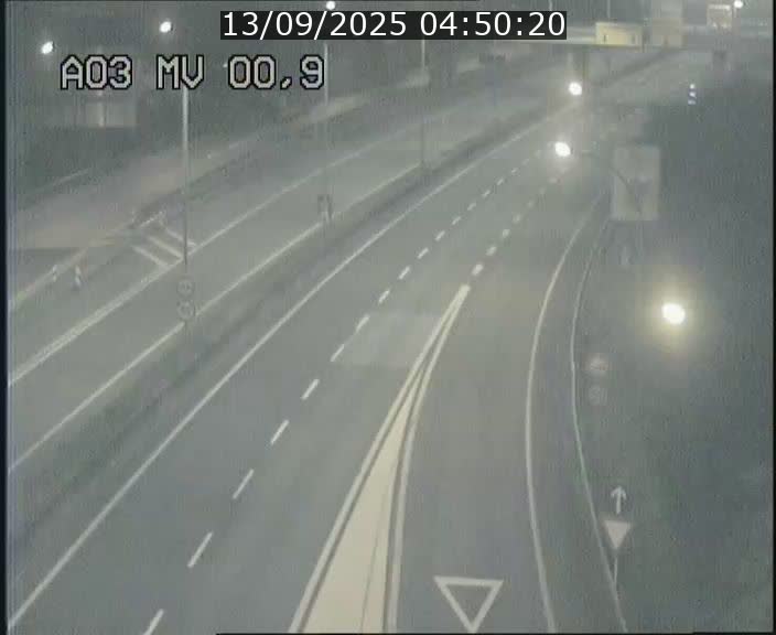 Traffic live webcam Luxembourg Croix de Gasperich - A3 - BK 0.4 - direction Luxembourg