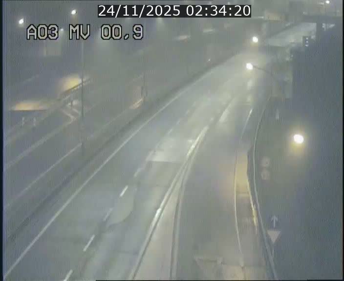 Traffic live webcam Luxembourg Croix de Gasperich - A3 - BK 0.4 - direction Luxembourg