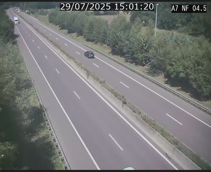 Caméra autoroute Luxembourg A7 - Passage à gibier Rëngelbour - direction Tunnel Grouft