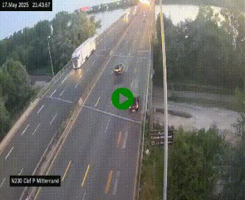 Webcam sur le périphérique de Bordeaux à l'est de la ville. Caméra située sur le Pont Mitterand sur la N230