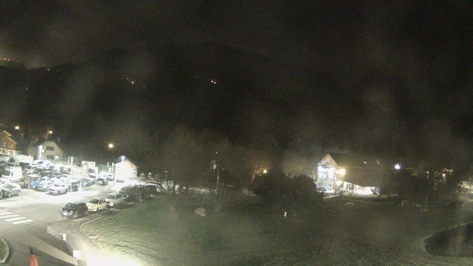 Webcam au niveau de la mairie du village du Bourg d'Oisans, aux pieds de l'Alpe d'Huez et aux portes du parc des Écrins