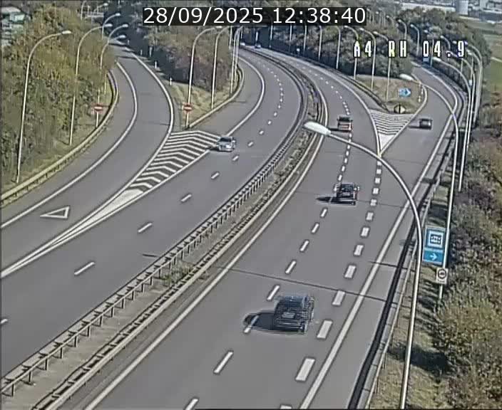 Traffic live webcam Luxembourg Leudelange - A4 - BK 4.9 - direction Luxembourg