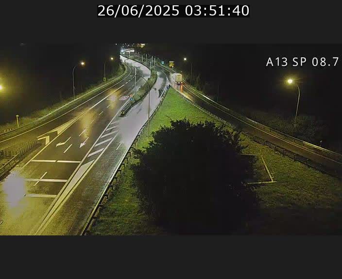 Traffic live webcam Luxembourg Jonction Lankelz - A13 direction Pétange - BK 8.7 