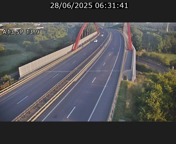 Traffic live webcam Luxembourg Kayl - A13 direction Esch-sur-Alzette/Luxembourg-ville - BK 13.9