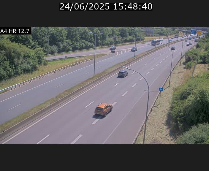 Traffic live webcam Luxembourg Esch sur Alzette - A4 - BK 12.7 - direction Esch-Belval