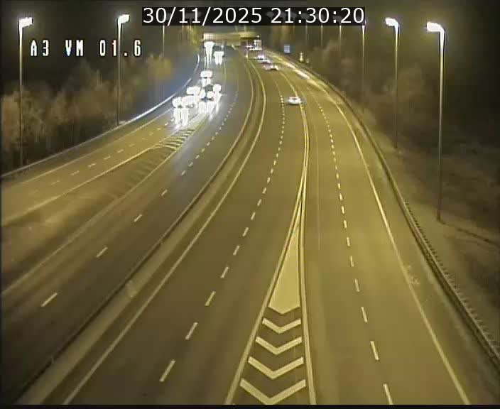 Traffic live webcam Luxembourg - Croix de Gasperich - A3 - BK 1.6 - direction France/Aire de Berchem