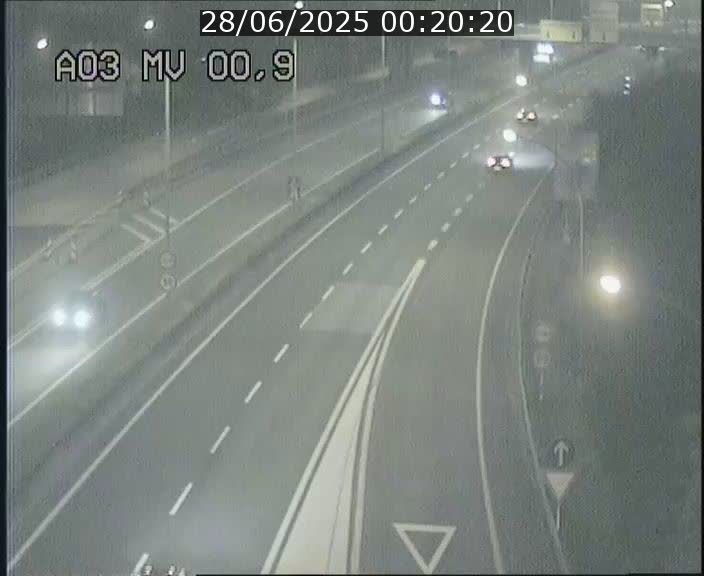 Traffic live webcam Luxembourg Croix de Gasperich - A3 - BK 0.4 - direction Luxembourg