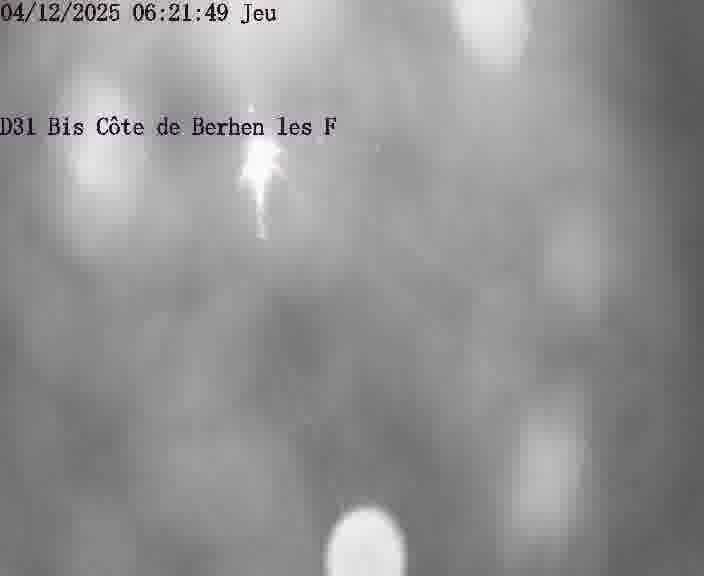 Webcam de surveillance sur D31bis (France) à Behren-lès-Forbach, cadrée vers Sarreguemines, proposant une information routière utile aux déplacements quotidiens.