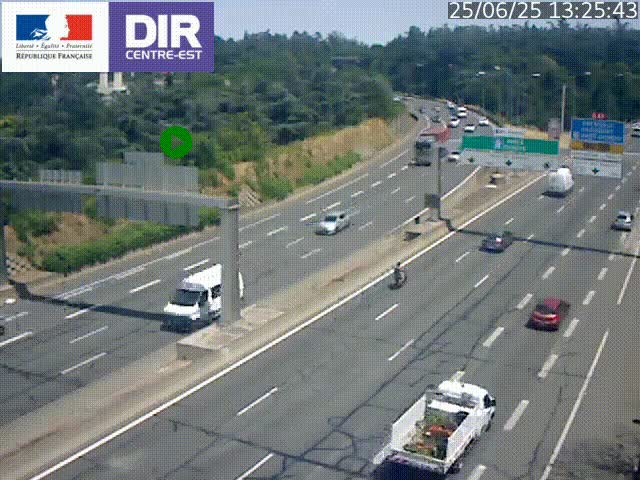 Caméra de circulation routière sur le boulevard périphérique Laurent Bonnevay de Lyon (D383) à hauteur de Bron, avant la jonction avec l'A43. Vue orientée vers l'échangeur
