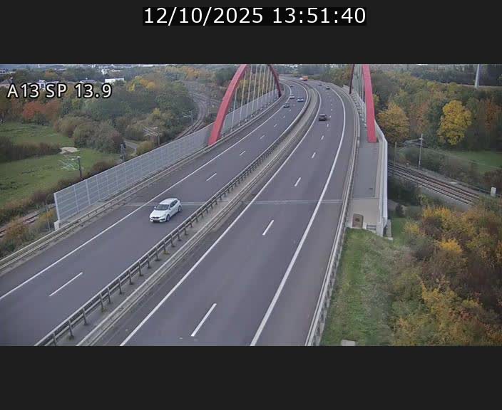 Traffic live webcam Luxembourg Kayl - A13 direction Esch-sur-Alzette/Luxembourg-ville - BK 13.9