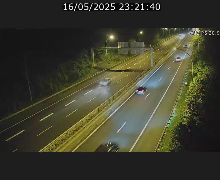 Traffic live webcam Luxembourg Croix de Bettembourg, rond-point d'Hellange - A13 direction Allemagne - BK 20.9