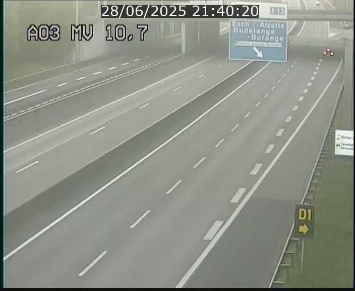 Traffic live webcam Luxembourg Croix de Bettembourg - A3 - BK 10.7 - direction France