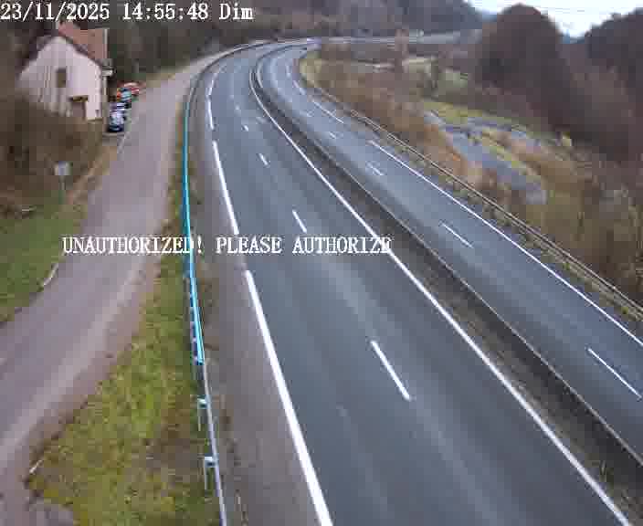 Webcam sur la D910 située dans la Côte des 4 vents. Vue orientée vers le bas, vers Saint-Avold.