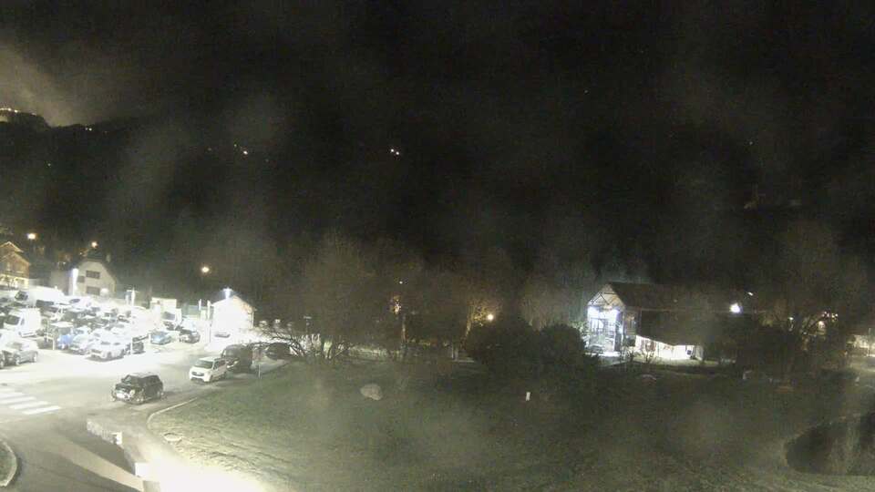 Webcam au niveau de la mairie du village du Bourg d'Oisans, aux pieds de l'Alpe d'Huez et aux portes du parc des Écrins