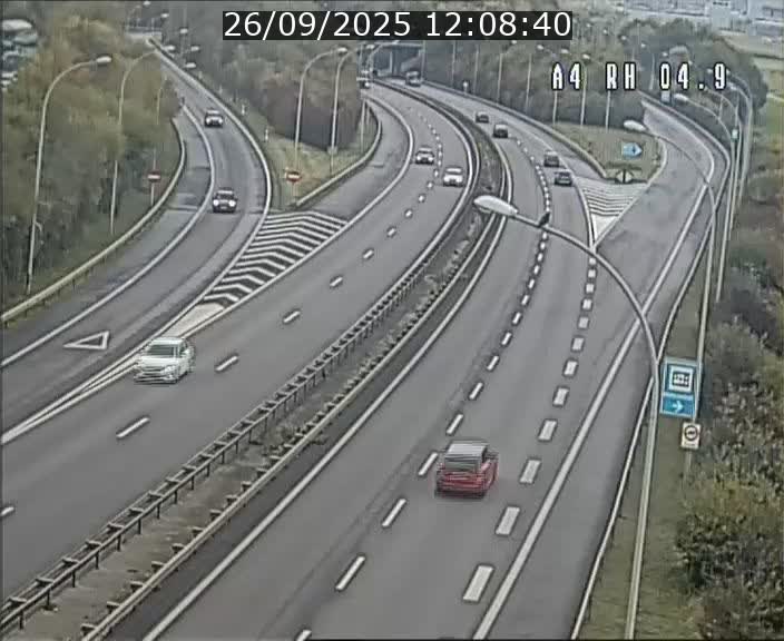 Traffic live webcam Luxembourg Leudelange - A4 - BK 4.9 - direction Luxembourg