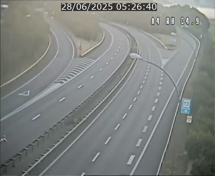Traffic live webcam Luxembourg Leudelange - A4 - BK 4.9 - direction Luxembourg