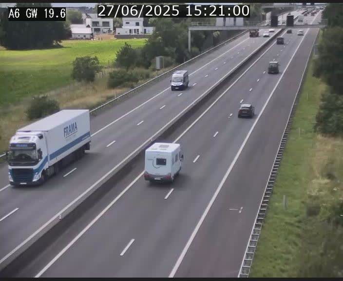 Traffic live webcam Luxembourg - Steinfort - A6 - BK 19.6 - direction Belgique
