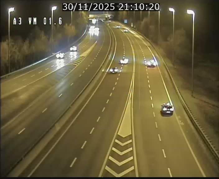 Traffic live webcam Luxembourg - Croix de Gasperich - A3 - BK 1.6 - direction France/Aire de Berchem