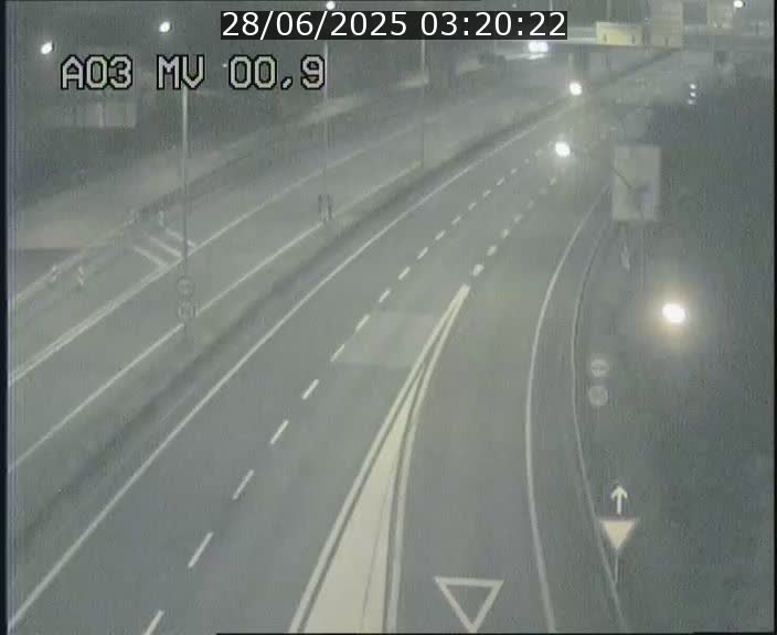 Traffic live webcam Luxembourg Croix de Gasperich - A3 - BK 0.4 - direction Luxembourg