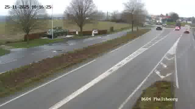 Webcam de surveillance sur D604 (France) à Phalsbourg, cadrée vers Phalsbourg, proposant une information routière utile aux déplacements quotidiens.