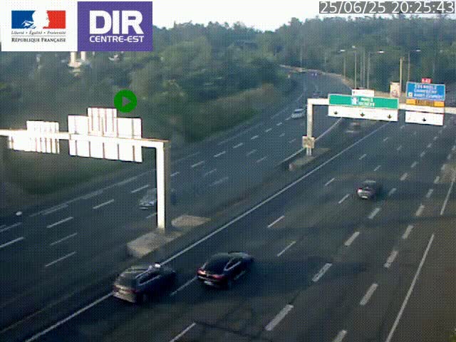 Caméra de circulation routière sur le boulevard périphérique Laurent Bonnevay de Lyon (D383) à hauteur de Bron, avant la jonction avec l'A43. Vue orientée vers l'échangeur