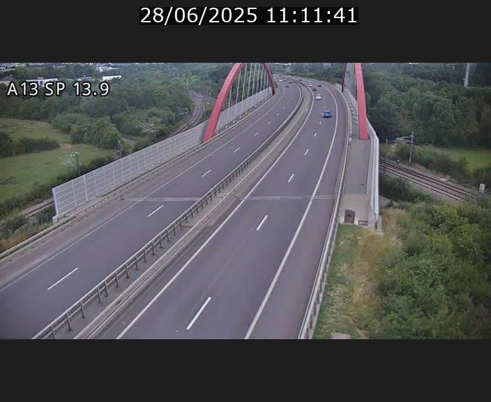 Traffic live webcam Luxembourg Kayl - A13 direction Esch-sur-Alzette/Luxembourg-ville - BK 13.9