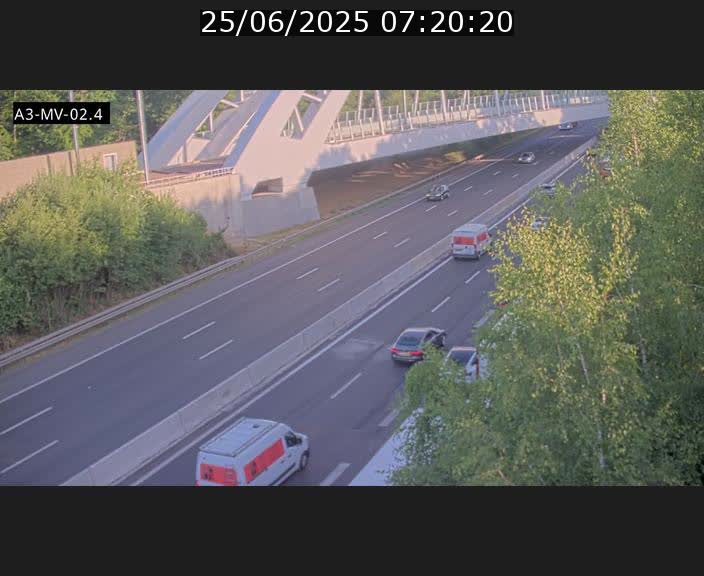 Webcam autoroute de la France (A3) au Luxembourg à Fentange, à proximité de la Croix de Gasperich. Vue orientée vers la Cloche d'Or