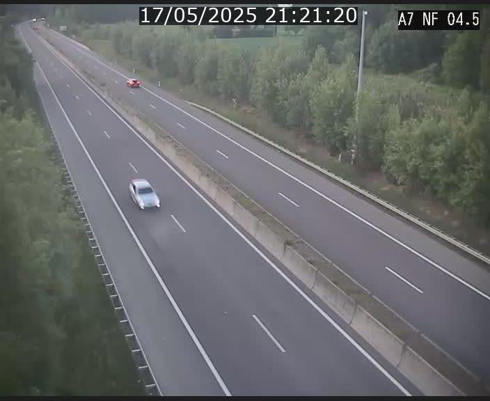 Caméra autoroute Luxembourg A7 - Passage à gibier Rëngelbour - direction Tunnel Grouft