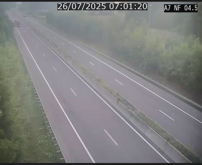 Caméra autoroute Luxembourg A7 - Passage à gibier Rëngelbour - direction Tunnel Grouft
