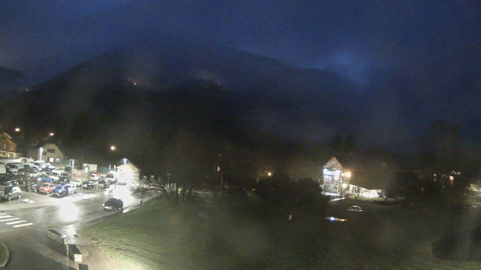 Webcam au niveau de la mairie du village du Bourg d'Oisans, aux pieds de l'Alpe d'Huez et aux portes du parc des Écrins