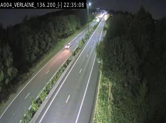 Webcam sur l'E411 à hauteur du pont surplombant la N40, à proximité de la sortie 26 Verlaine - Libramont-Chevigny. Vue orientée vers Namur