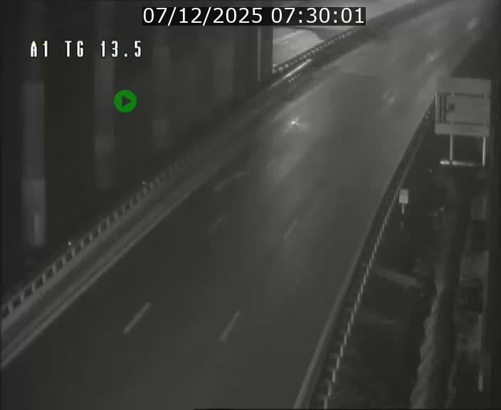 Traffic live webcam Luxembourg Senningen - A1 direction Luxembourg - BK 13.5