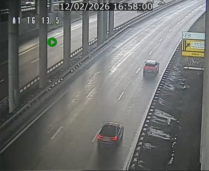 Traffic live webcam Luxembourg Senningen - A1 direction Luxembourg - BK 13.5