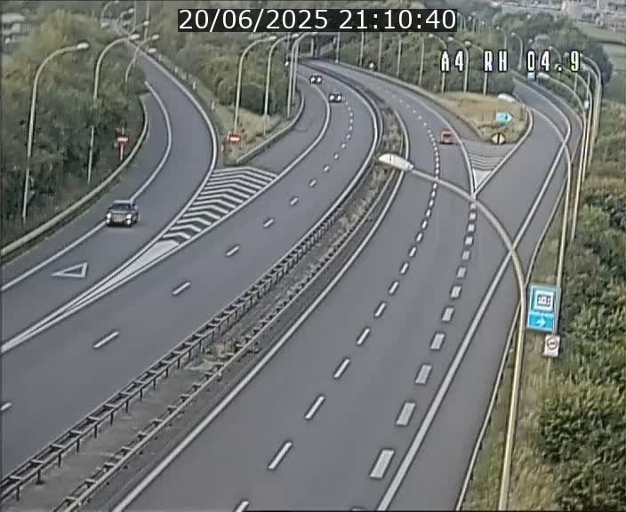Traffic live webcam Luxembourg Leudelange - A4 - BK 4.9 - direction Luxembourg